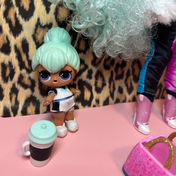 Lol OMG Icy Gurl Doll, Haircut, with tot and extra accessories - Picture 4 of 6